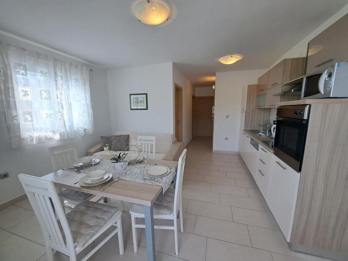 Apartments Fran I Башка Экстерьер фото
