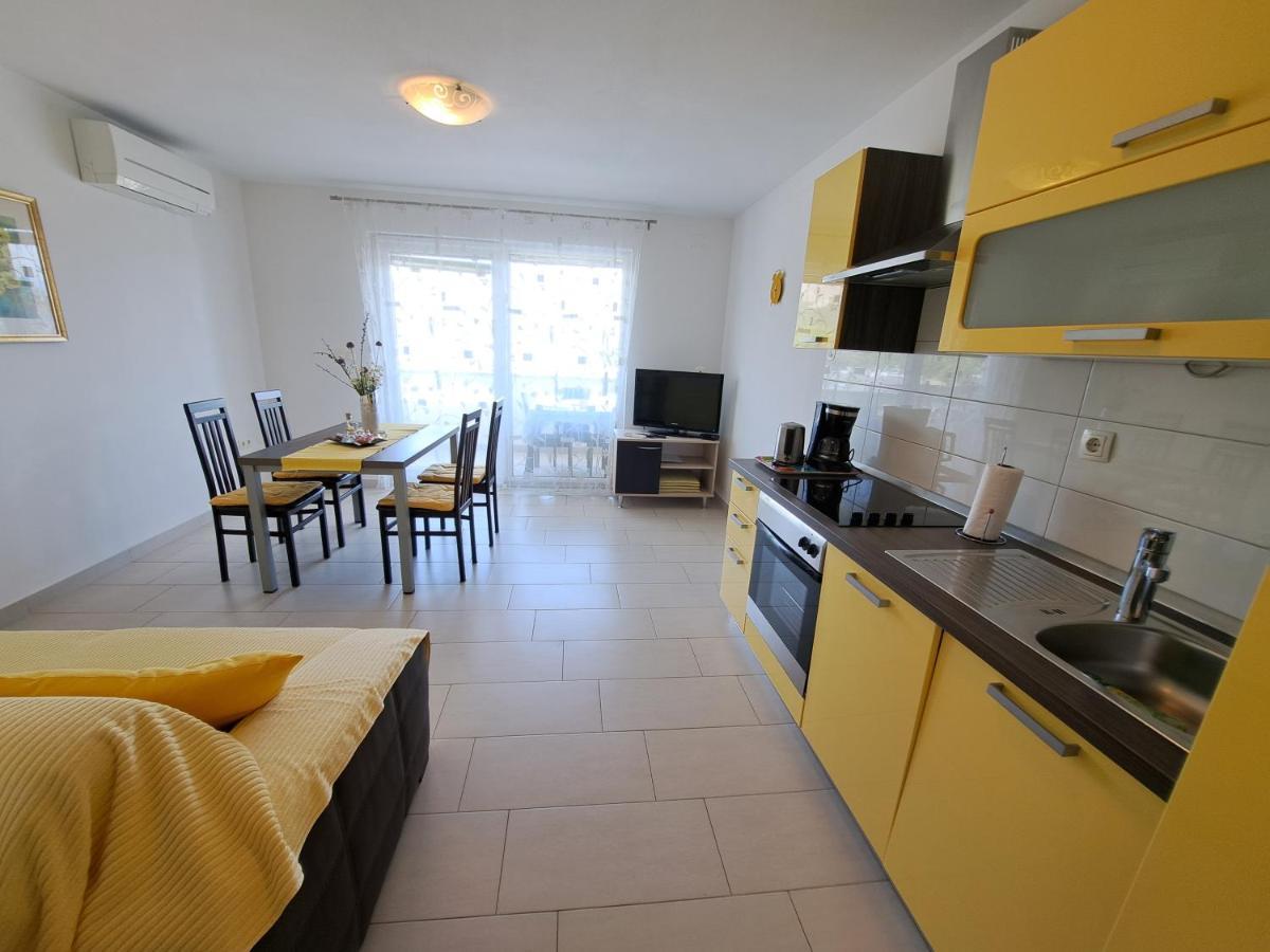 Apartments Fran I Башка Экстерьер фото